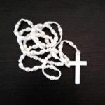 ATCP22-04-6686-white-bead-rosary-oval